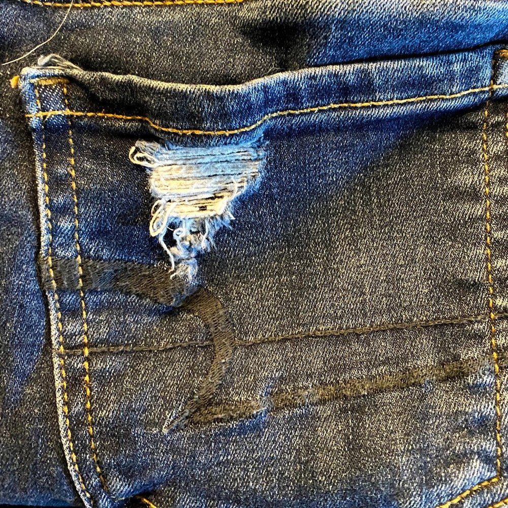 High Wasted Ripped American Eagle Jeans